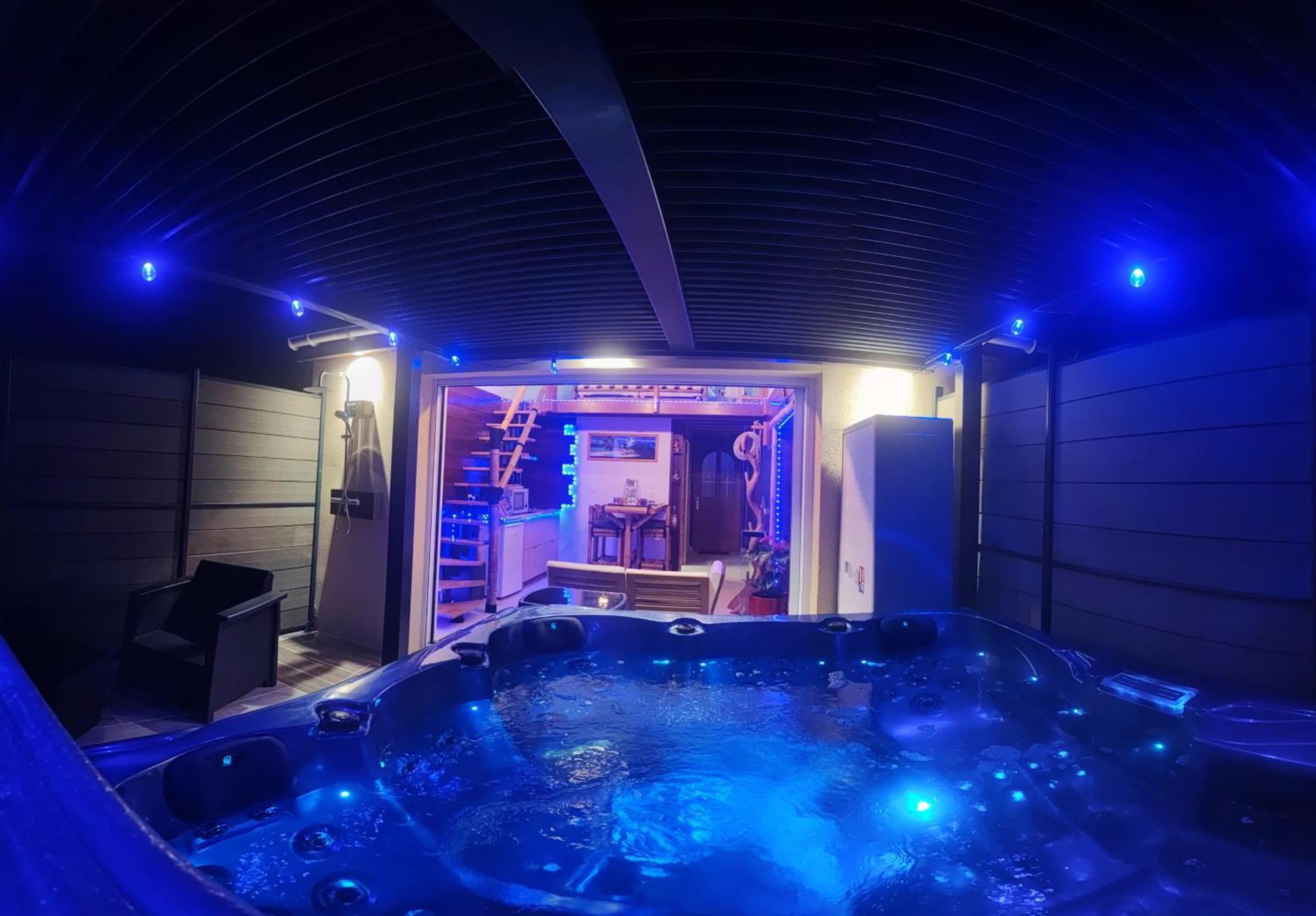La Kaz Rhumantique Sauna And Spa Privatif La Rivière-Saint-Sauveur Exterior photo