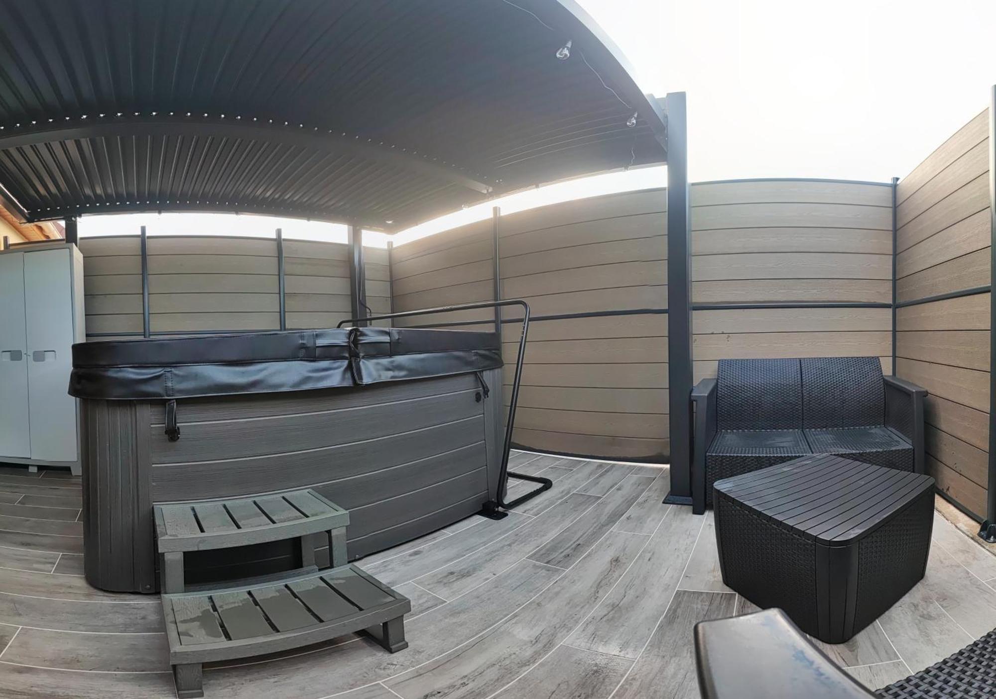 La Kaz Rhumantique Sauna And Spa Privatif La Rivière-Saint-Sauveur Exterior photo